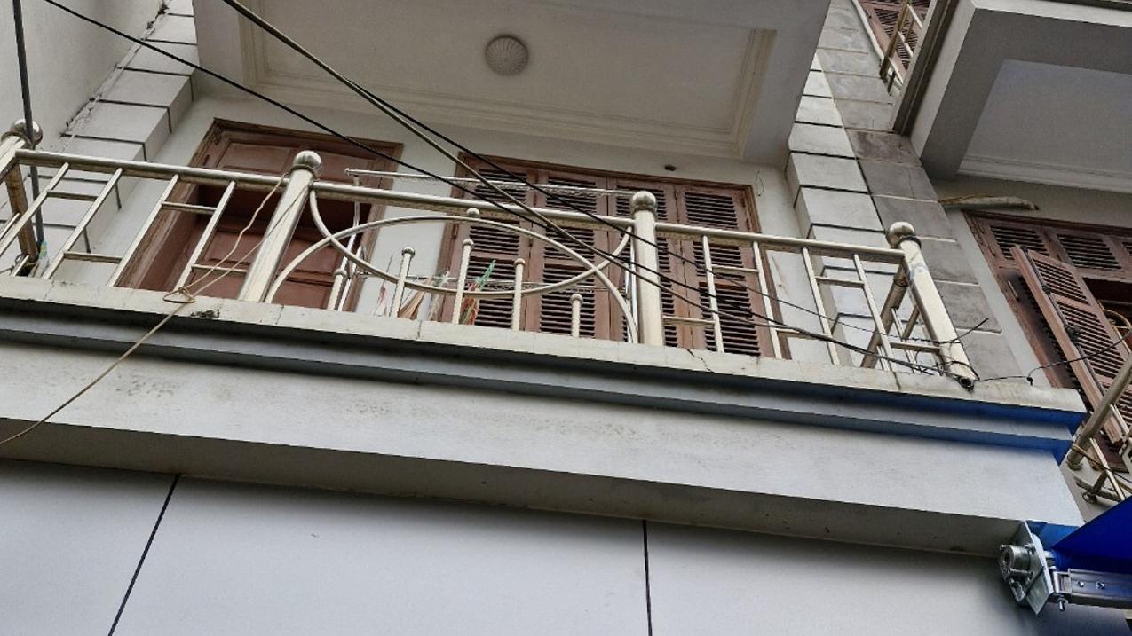 Cho thuê nhà 4 tầng + 1 tum làm văn phòng – ô tô vào tận cửa