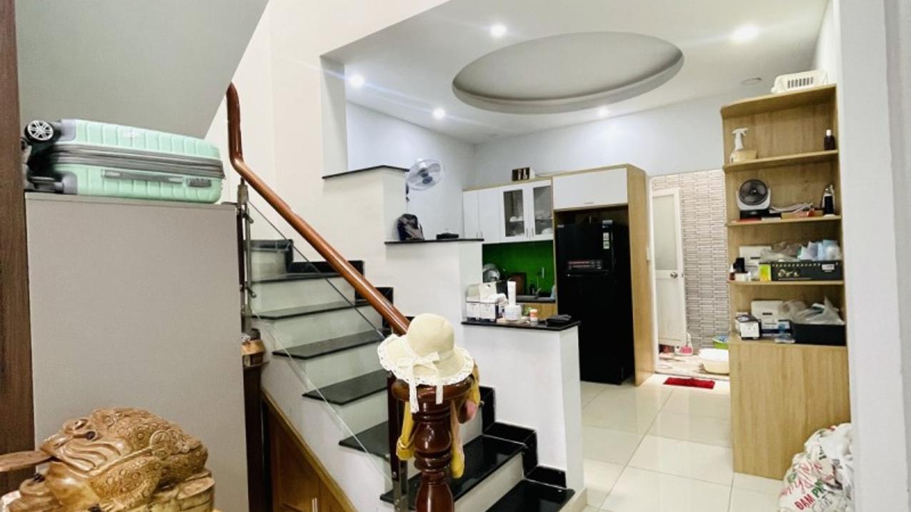 Bán nhà 2 tầng Võ Văn Hát Long Trường Thủ Đức - 52m2 - Hẻm ô tô - Giá 4.8 Tỷ